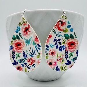 🌸Floral teardrop earrings, vegan, nickel free, lightweight, handmade